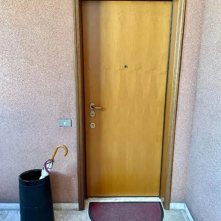 Apartment The - *